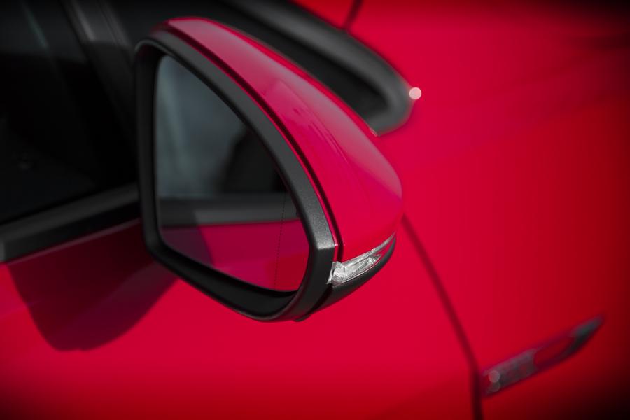 Детали экстерьера Volkswagen Golf GTi 5-Door 2017 года  (UK) (фото 15 из 28)